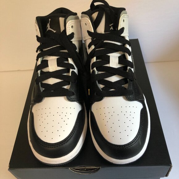 Nike Air Jordan 1 MID (GS) Black/White - LT Smoke Grey - Size 4Y-554725 073 -New - Picture 6 of 7